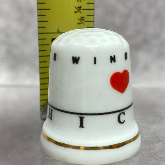 Chicago Souvenir Porcelain Thimble With Gold Accents & Windy City Design - Picture 8 of 8